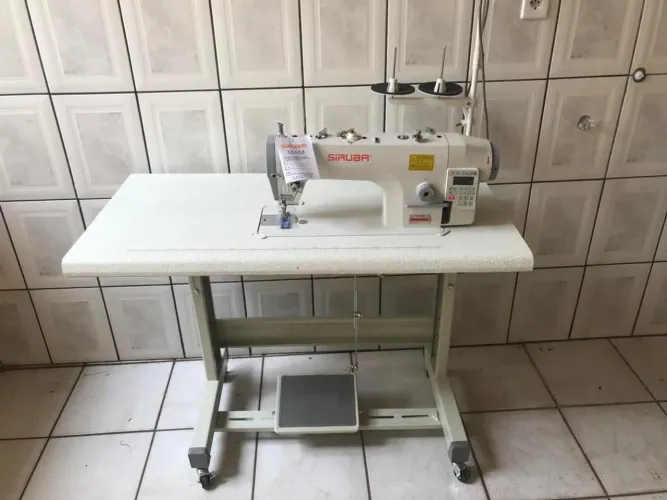 Máquina reta eletrônica Industrial Siruba NOVA