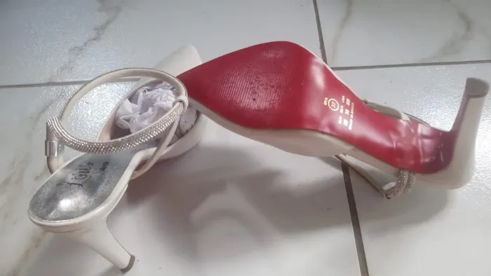 Scarpin da Lóris Shoes tamanho 37, usado apenas uma vez.