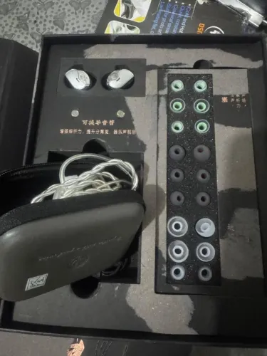 Fones de Ouvido KZ