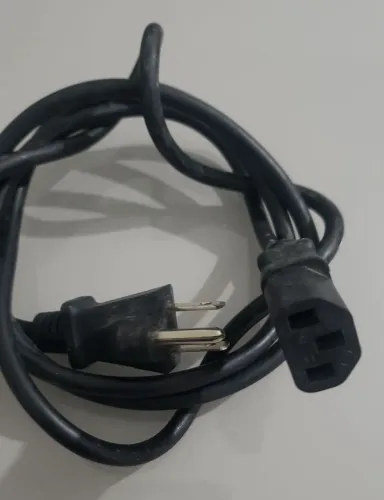 Cabo alimentação laptop/pc/tv