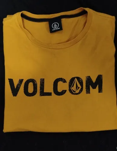 Camiseta Volcom Amarelo mostarda