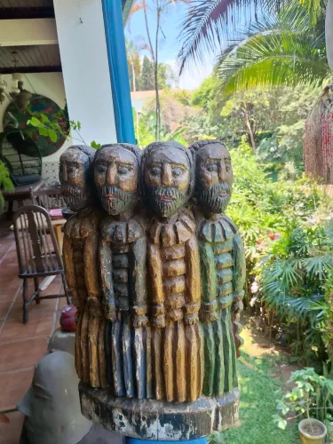 Escultura em madeira 