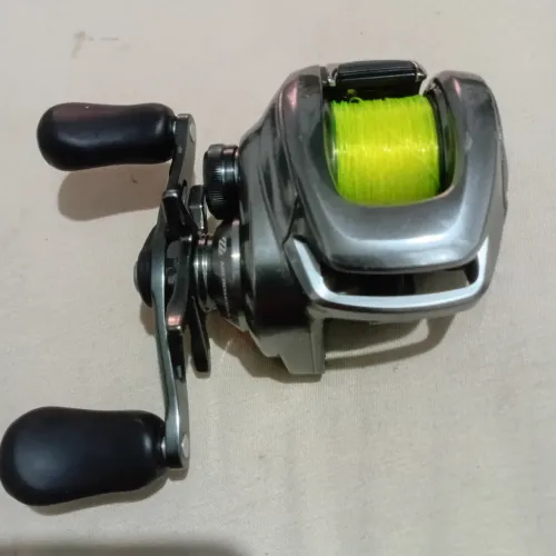Carretilha shimano Bantam direita usada.