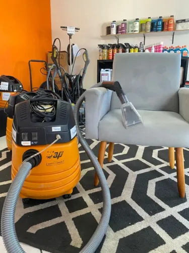 Aluguel de Máquina de Limpar Estofados