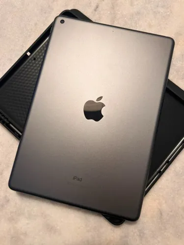 Apple iPad - 10,2 polegadas, Wi-Fi, 32 GB - Space Gray - 8ª geração (INCLUI CAPA E CANETA)