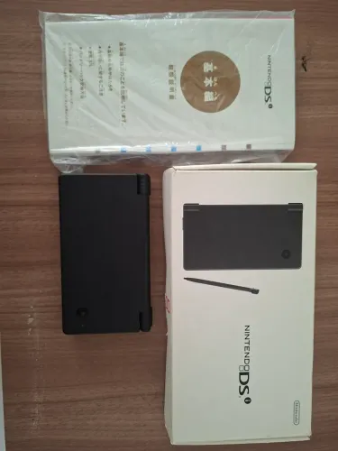 Nintendo DSI japonês original, com caixa e manuais
