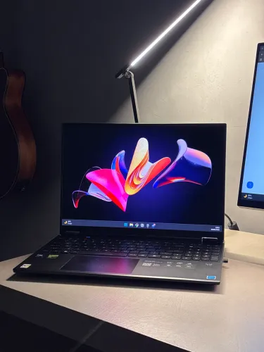 PREDATOR HELIOS NEO 16S i9 - 5070ti - 32gb RAM