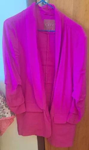 Blazer rosa tam P veste M em perfeitas condições