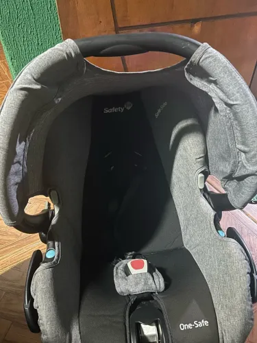 Vende-se  bebê conforto 