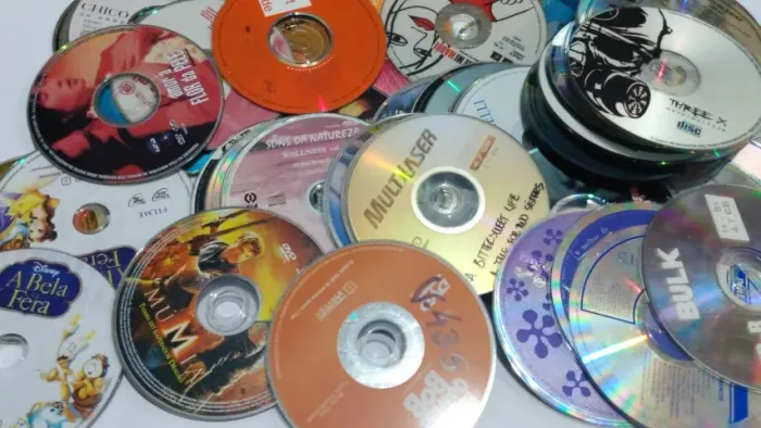 Lote de 102 cds usados para artesanato