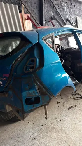 Lateral Direira New Fiesta Hatch 2013 até 2018