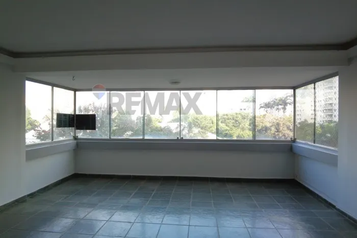 REMAX ALUGA Apartamento para Locação no Cambuí | Vista para a Praça Imprensa Fluminense
