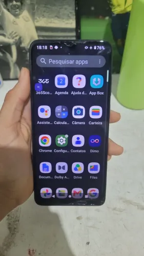Moto e22 sem nenhum defeito só está com a tela rachada mas não interferir em nada