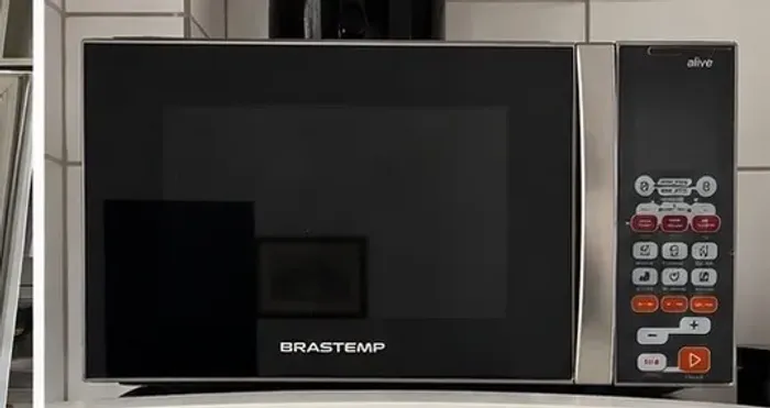 Micro-ondas Brastemp 32 Litros cor cinza espelhado com Menu Gourmet - BMS46AR 110V