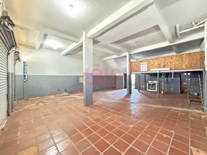 Salão comercial na Vila Esperança em Maringá, com 92 m² e mezanino