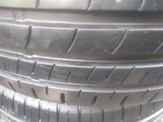 Pneus 185 65 14 dunlop seminovo 97 %de borracha* o jogo**