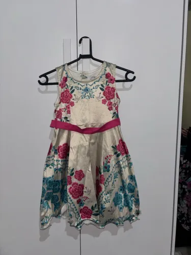 Vestido infantil curto florido, tamanho 10 anos