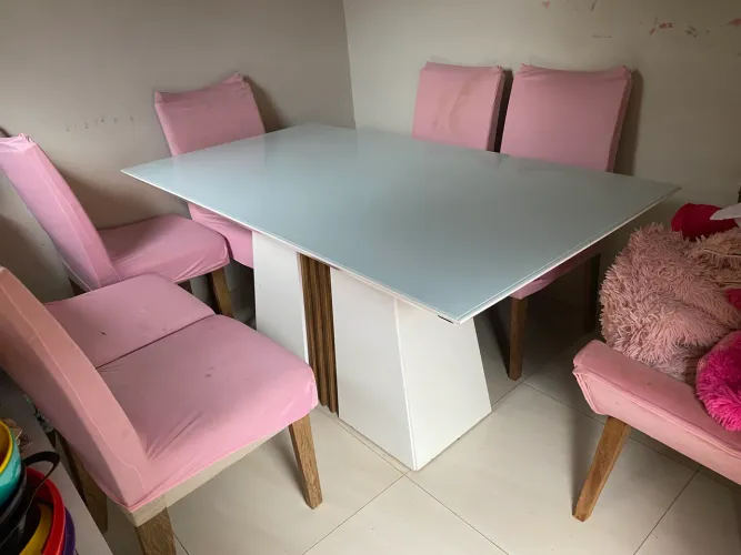 Vendo mesa tampão de vidro com 6 cadeiras