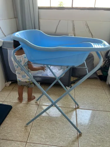 Banheira com suporte para bebê