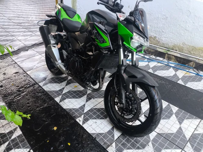 Z400 em ótimo estado 