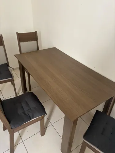 Mesa + 4 cadeiras para venda
