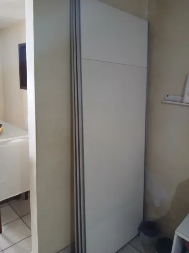 Porta de guarda roupa