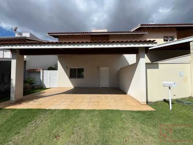 Casa em Condomínio em JARDIM ROSEIRA