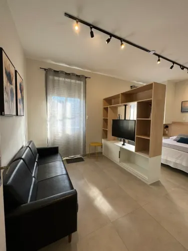 Barra VENDO I 3 Studios Mobiliados I 30 m I Excelente localização I Pronto pra Morar