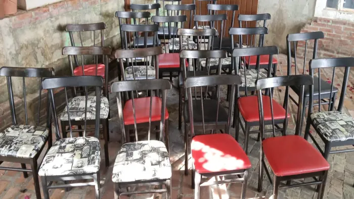 Cadeiras Brun para seu restaurante, sorveteria, café!