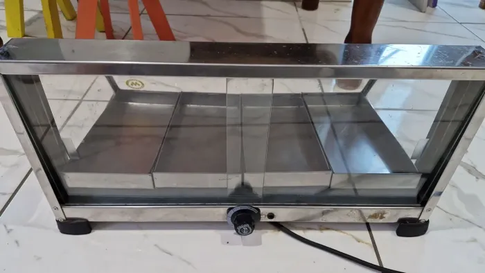 Vendo estufa 4 bandejas, marca:Marchesoni.