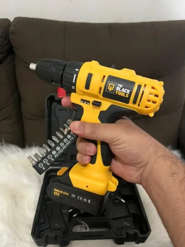 Furadeira Parafusadeira Sem Fio 12V com Maleta e Acessórios - Nova