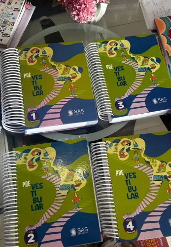 Apostilas E Livros Pré-Vestibular/ENEM - Conservado (SAS Educação / QI Medicina)