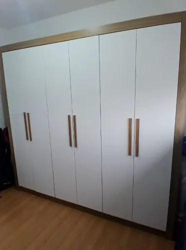Guarda-Roupa Casal 6 Portas