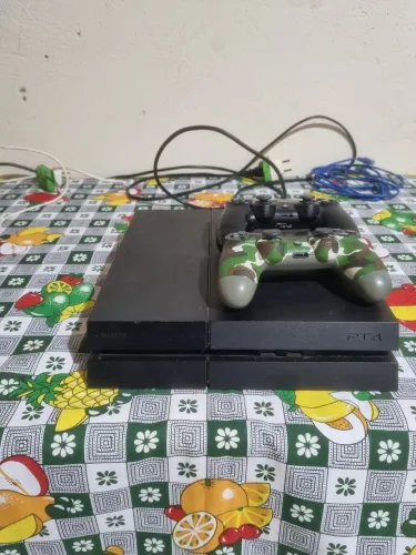 PS4 +2 controles +FC 25 e vários jogos midia digital