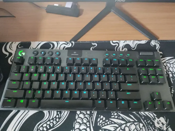 Teclado mecânico sem fio Logitech G915 x LIGHTSPEED TKL