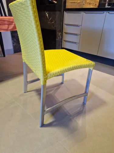  Cadeiras Deck Alumínio Junco Sintético  AMARELO (duas cadeiras R$ 120,00 cada)