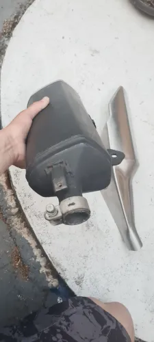 Vendo uma escapamento pontera da z300 original motivo tenho um esportivo nela não uso