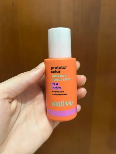 Protetor solar com cor - Sallve (Próx da Validade)