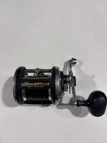 Carretilhas e varas de pesca