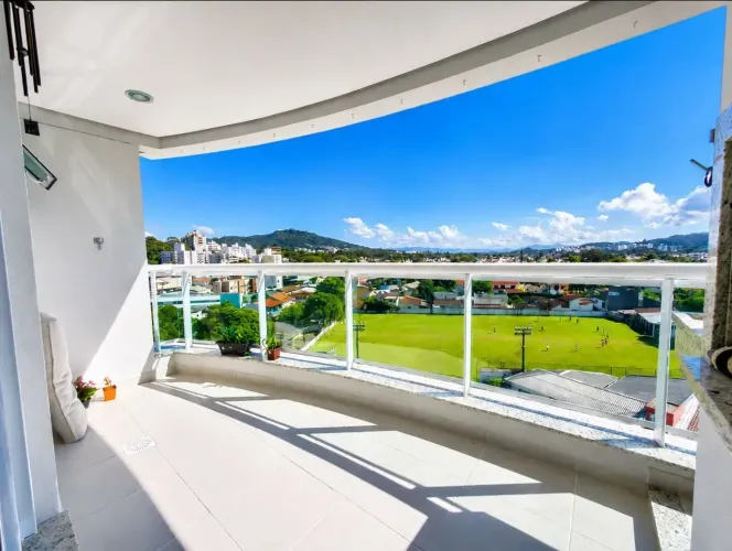 Apartamento de 2 suítes e vista livre à venda Córrego no Córrego Grande.