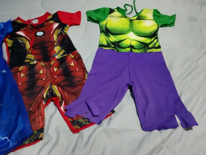 Vendo um lote de roupa de menino tamanho variado tem peça nova