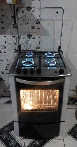 Ótimo fogão Electrolux 4 bocas ACENDIMENTO AUTOMÁTICO