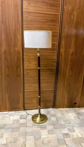 Luminária de piso Carlo Moltalto.