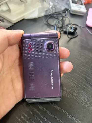 Celular Sony Ericsson W380i - Roxo