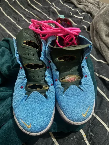 Tênis Nike lebron
