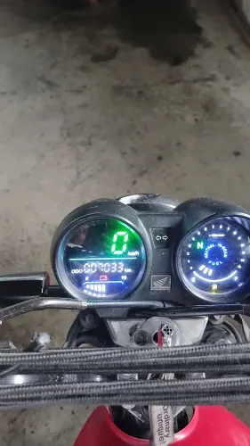 Vendo  cg titan es 2005