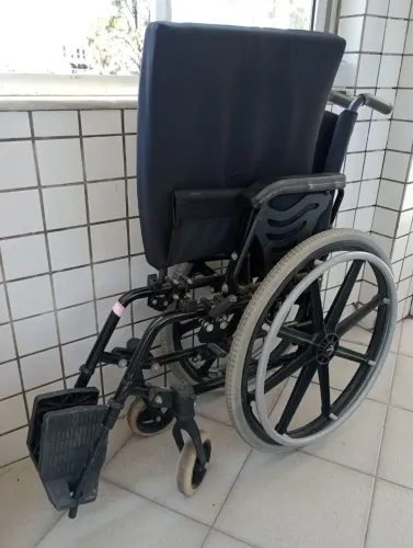 Cadeira de rodas em ótimo estado 