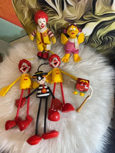 bonecos colecionáveis antigos dos personagens do McDonald's