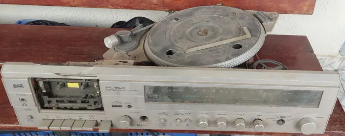 Carcaça som CCE SHC 6600 TOCA DISCO rádio toca fita som 3x1 tape deck radiola vitrola
