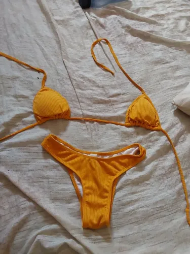 Bikine Amarelo Cortininha com bojo 